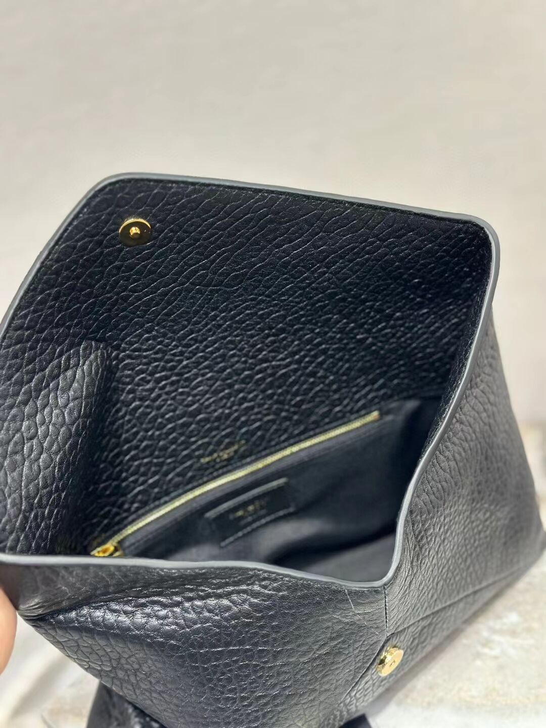 SAINT LAUREN CASSANDRE LARGE ENVELOPE POUCH IN LAMBSKIN 778181 BLACK SAINT LAUREN CASSANDRE LARGE ENVELOPE POUCH IN LAMBSKIN 778181 BLACK