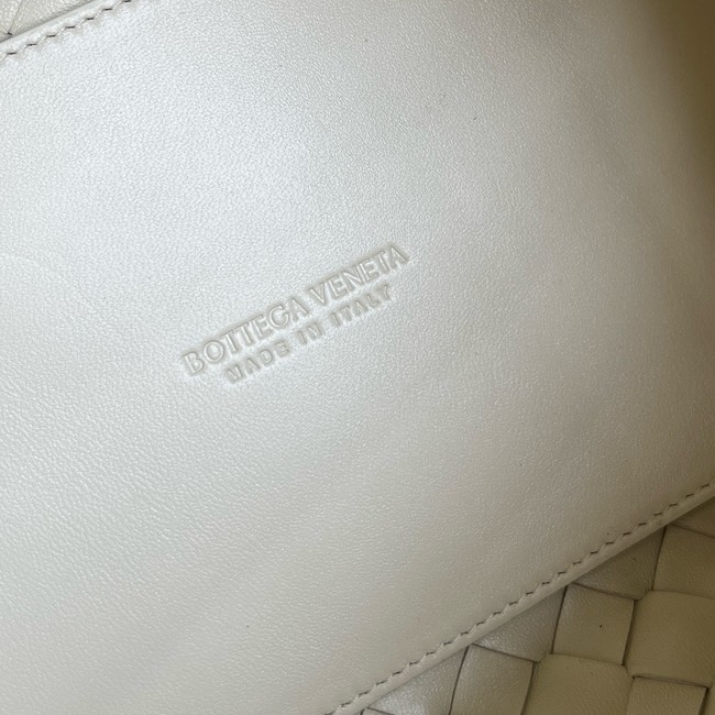 Bottega Veneta Parachute 835921 Cream