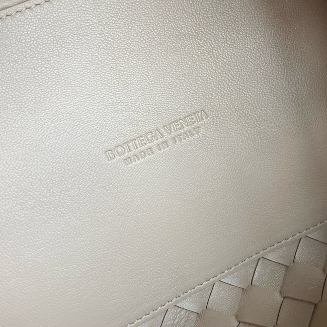 Bottega Veneta Parachute 835921 Ecru