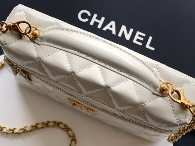 Chanel Vanity with Chain 26C Oil-tanned leather AP4936 white