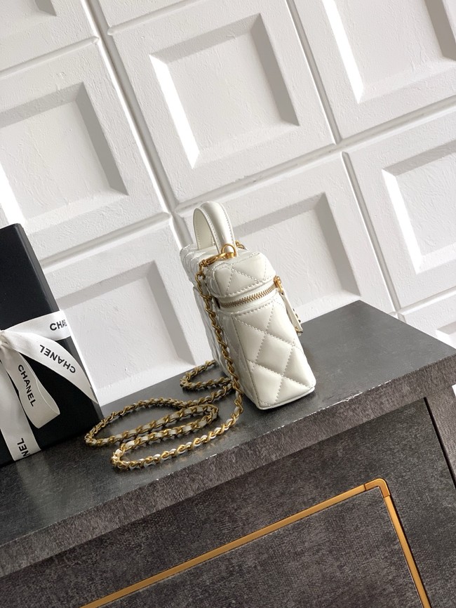 Chanel Vanity with Chain 26C Oil-tanned leather AP4936 white