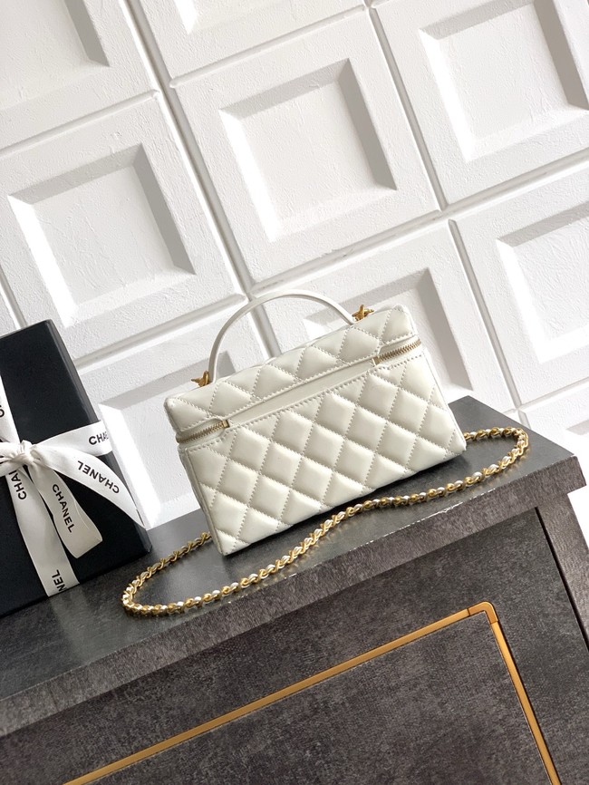 Chanel Vanity with Chain 26C Oil-tanned leather AP4936 white