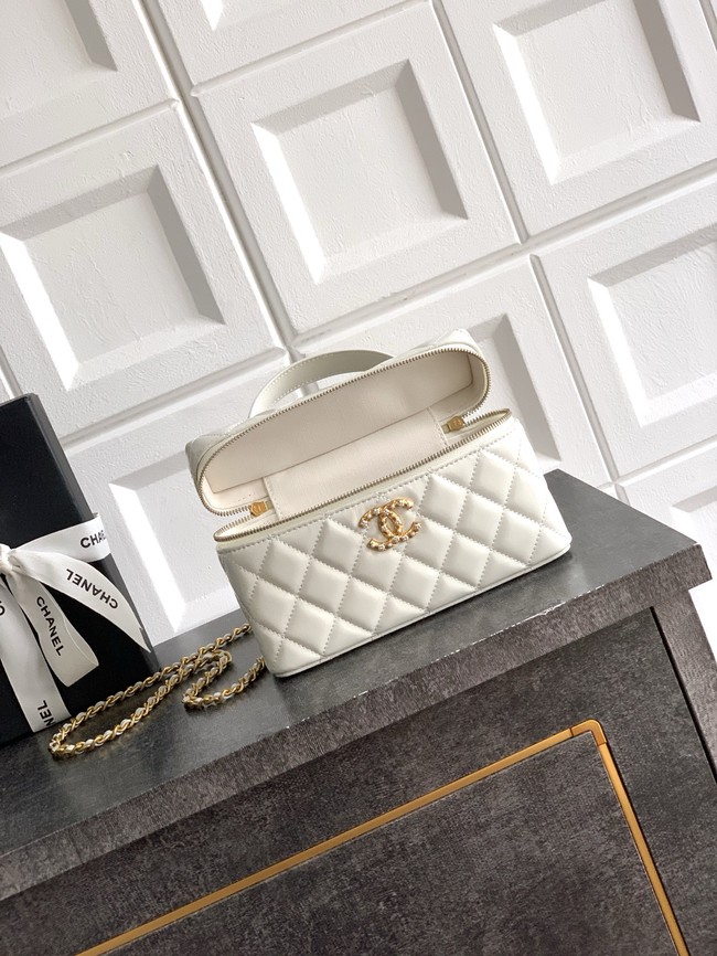 Chanel Vanity with Chain 26C Oil-tanned leather AP4936 white