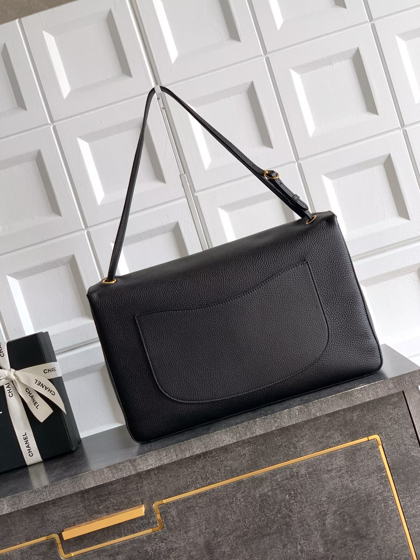 Chanel SPRING SUMMER 2026 MAXI FLAP BAG Grained Calfskin & Gold-Tone Metal AS6233 Black