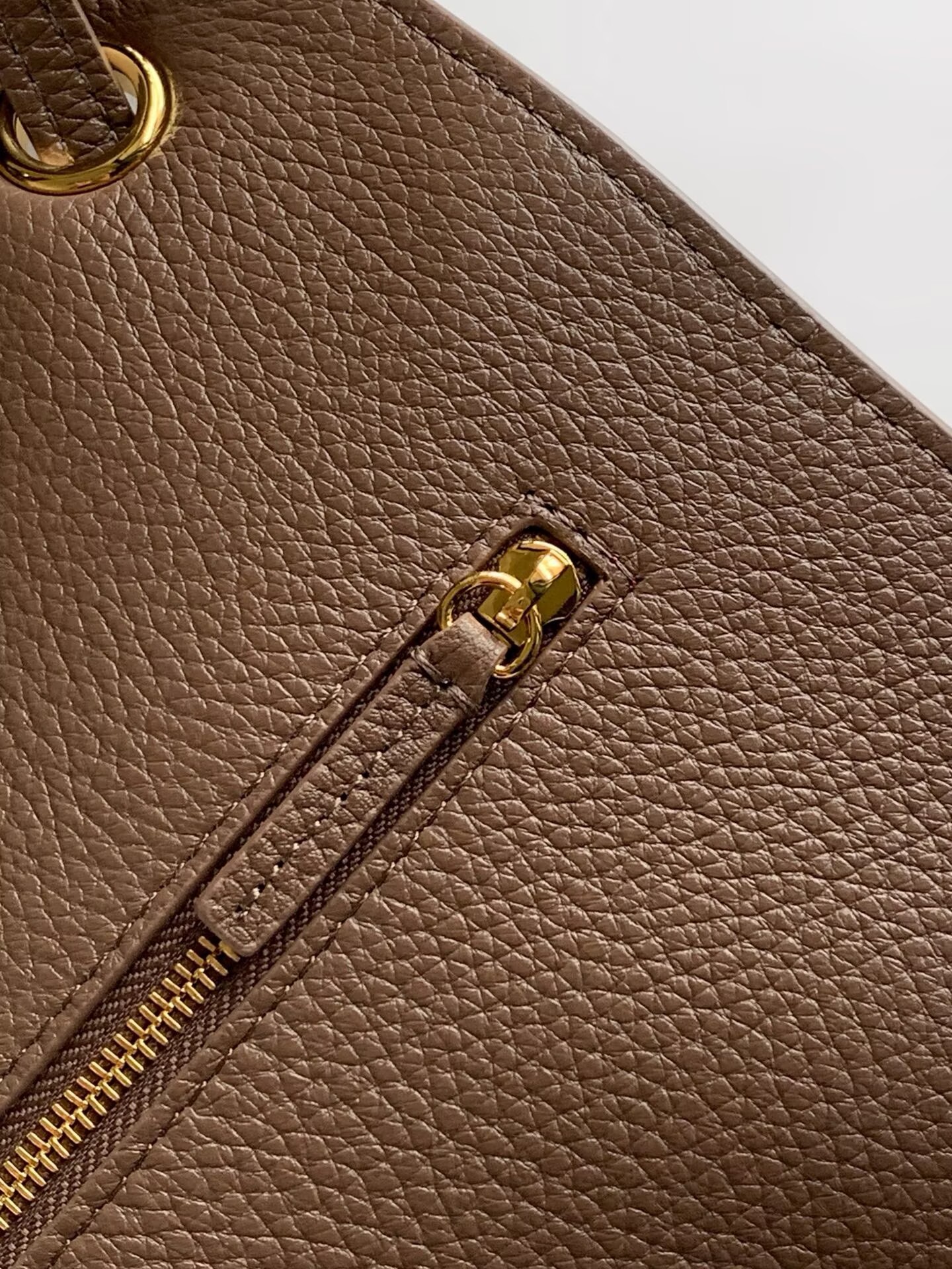 Chanel SPRING SUMMER 2026 MAXI FLAP BAG Grained Calfskin & Gold-Tone Metal AS6233 Brown