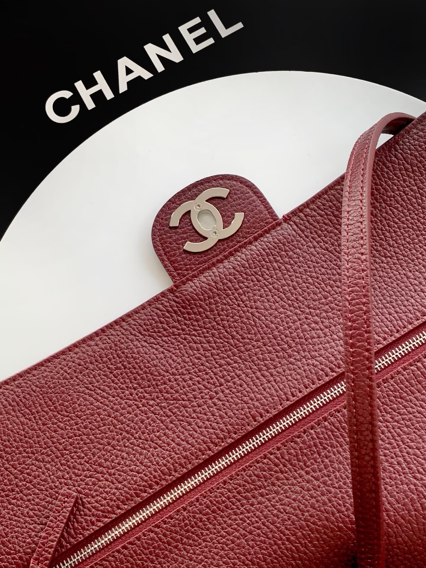 Chanel SPRING SUMMER 2026 MAXI FLAP BAG Grained Calfskin & Silver-Tone Metal AS6233 Burgundy