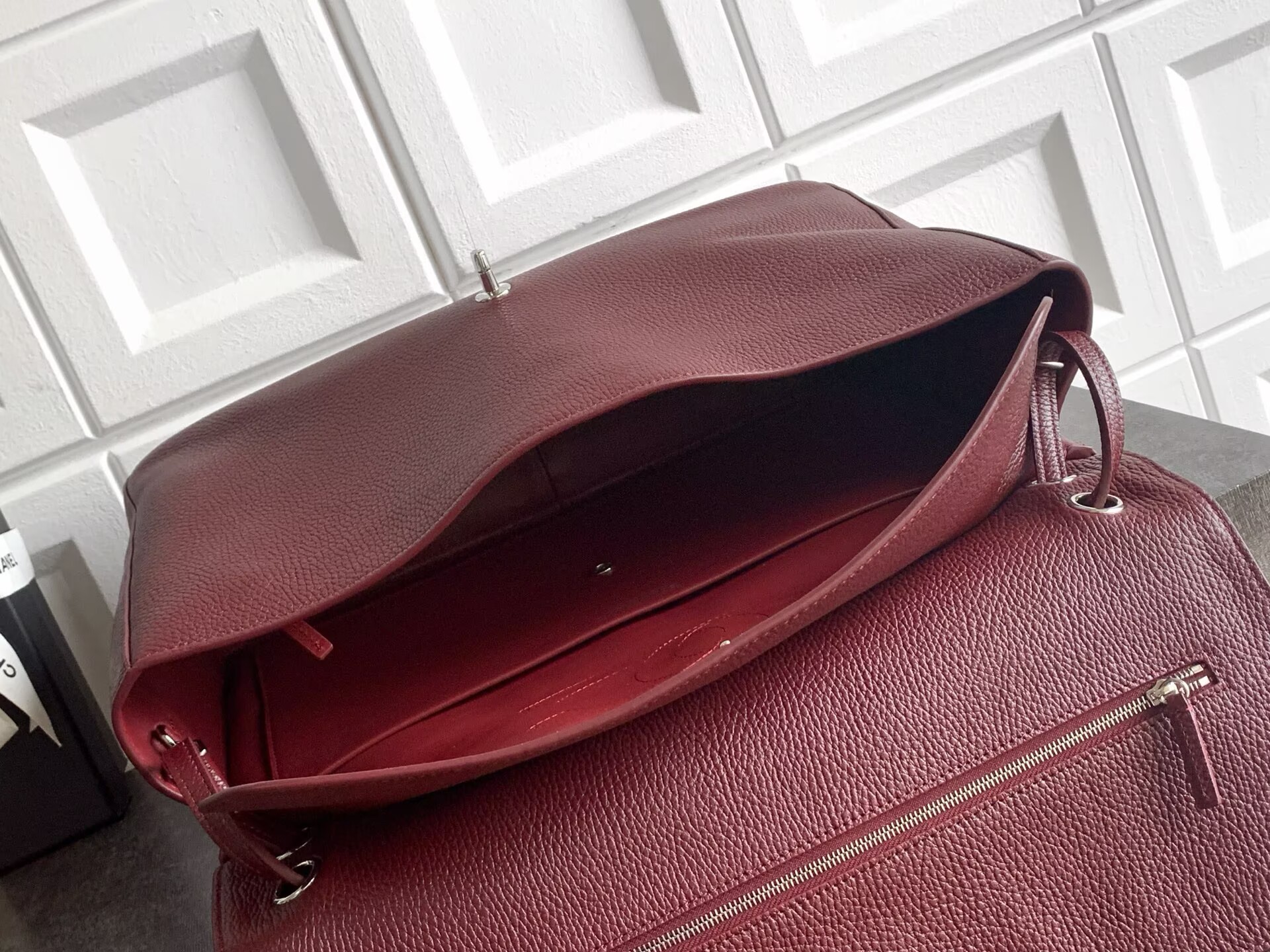 Chanel SPRING SUMMER 2026 MAXI FLAP BAG Grained Calfskin & Silver-Tone Metal AS6233 Burgundy