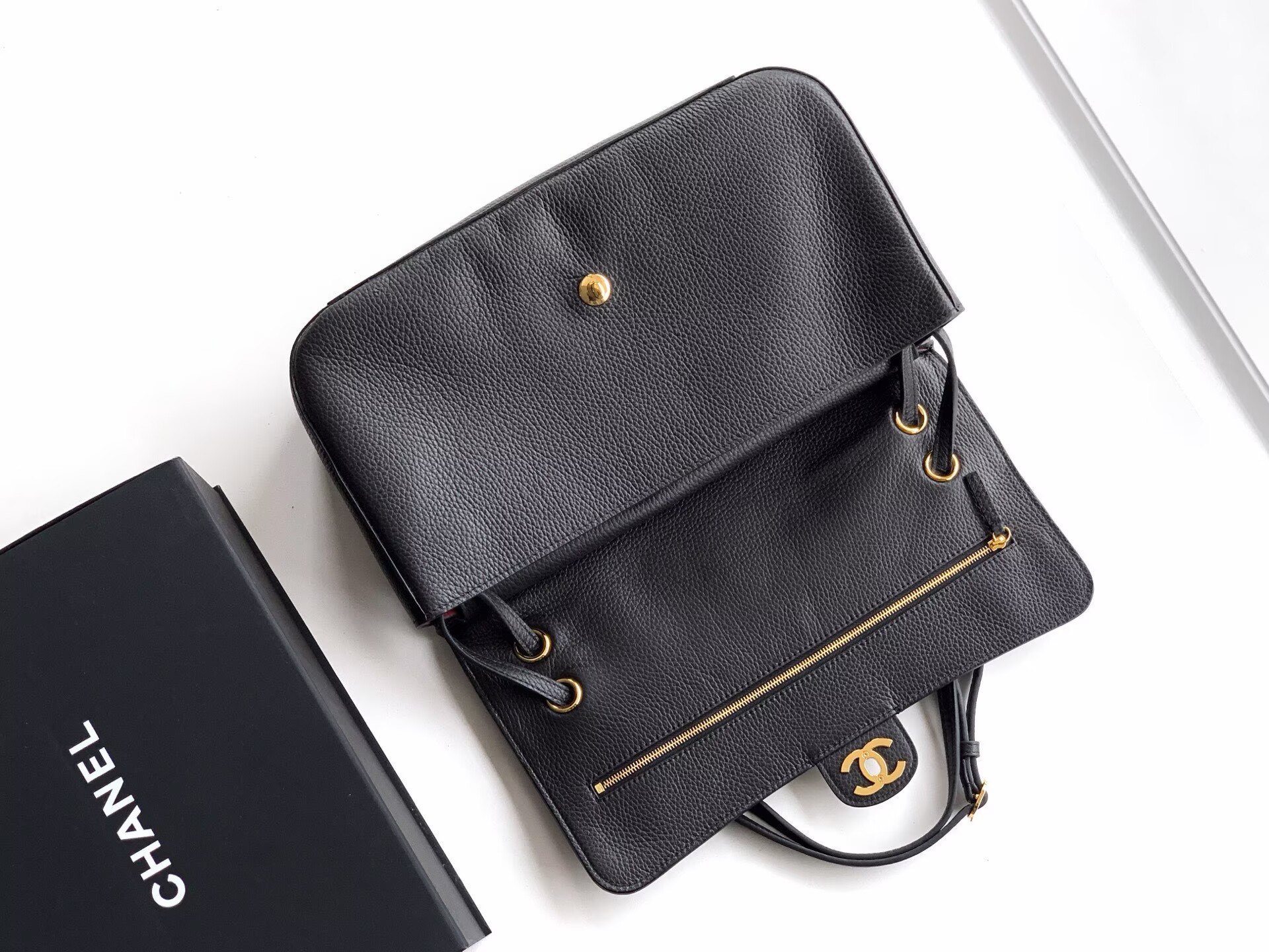 Chanel SPRING SUMMER 2026 MAXI FLAP BAG Grained Calfskin & Gold-Tone Metal AS6231 Black