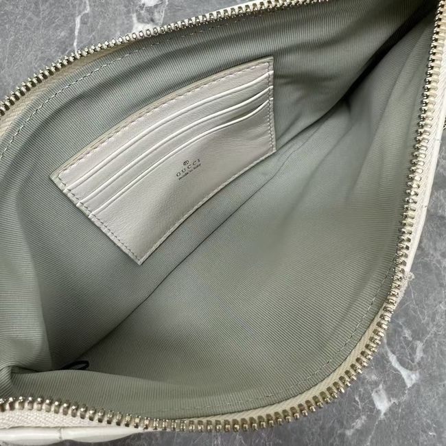 Gucci GG Marmont pouch with strap B006X2 white
